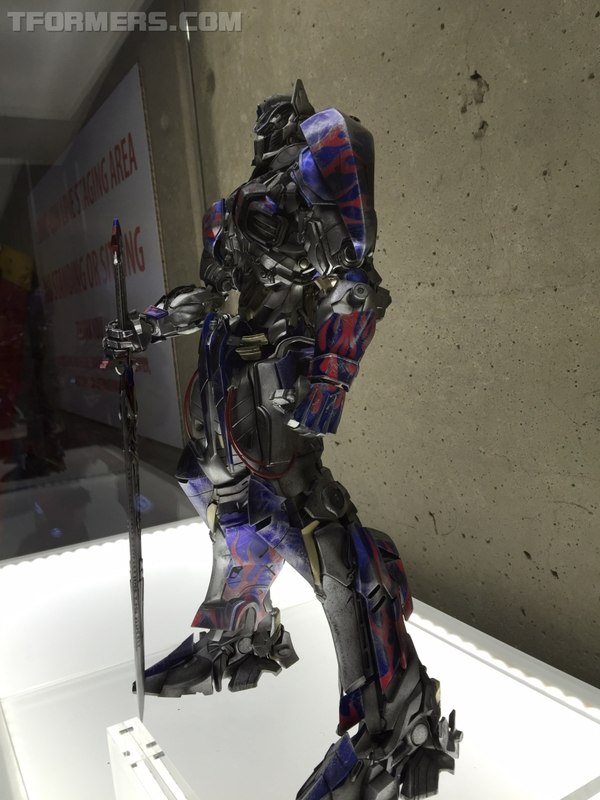 SDCC 2015   Transformers Comicave Optimus Prime Bumblebee Statues From,Bluefin  (6 of 24)